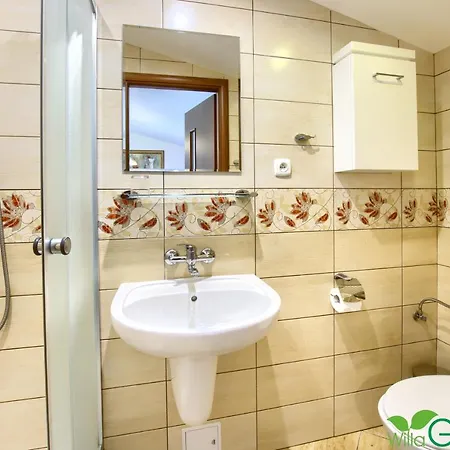 Δωμάτια σε οικογενειακή κατοικία Garden 60m Od Plazy *