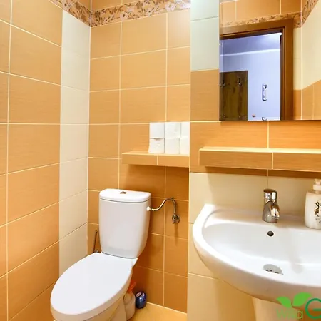 Δωμάτια σε οικογενειακή κατοικία Garden 60m Od Plazy *