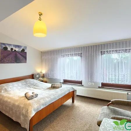 Garden 60m Od Plazy Δωμάτια σε οικογενειακή κατοικία