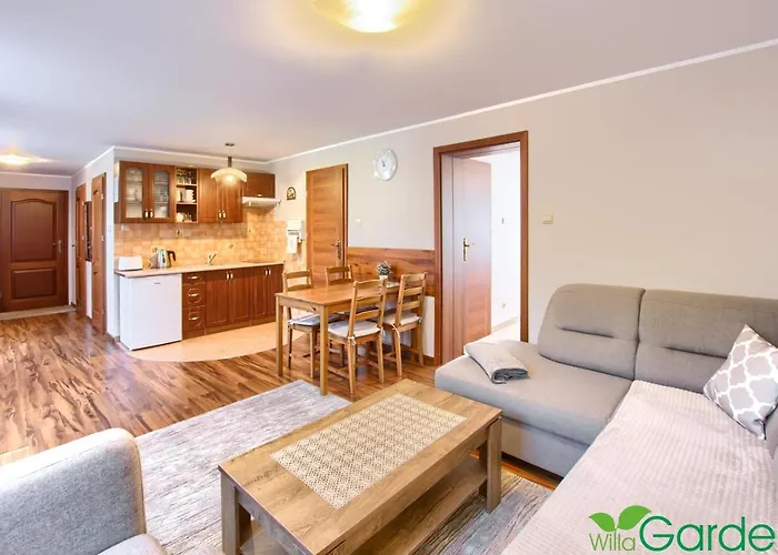 Garden 60m Od Plazy Habitación en casa particular